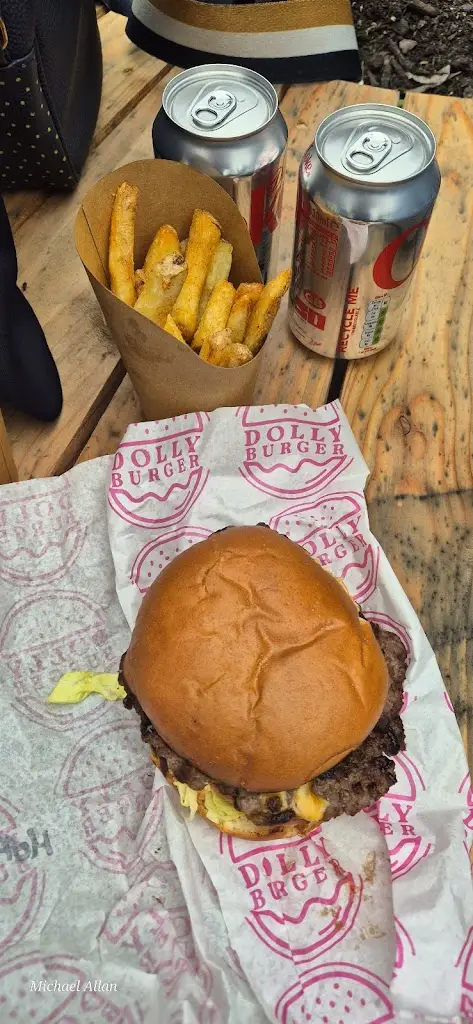 Michael Allan_Dolly Burger_Kirkwall_review