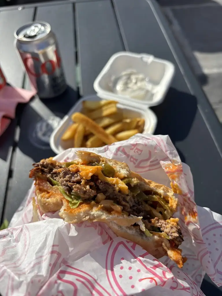 Dolly Burger_Kirkwall_slider_image_1