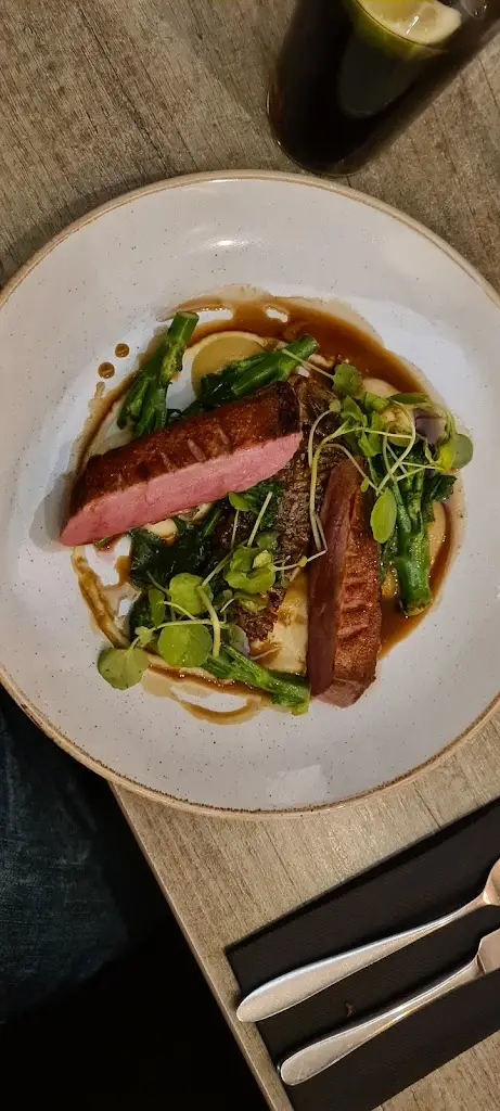 Menu_Tom Browns_Bingham_image_8