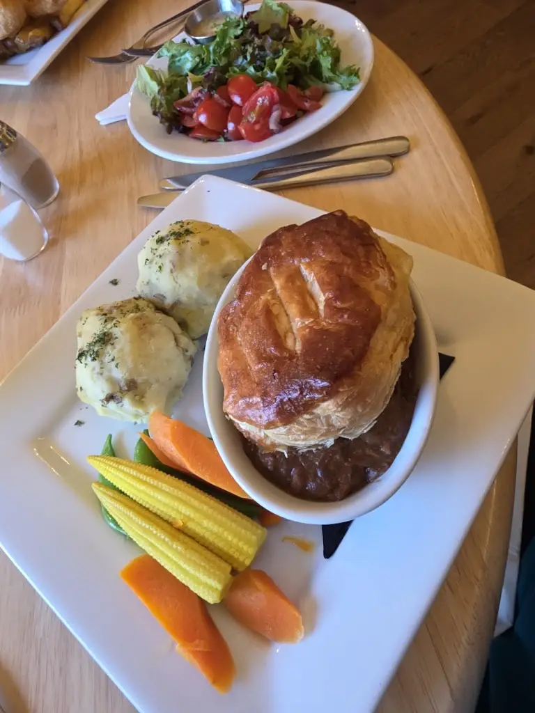 mary slavin_Broomhall Castle Restaurant & Hotel_Menstrie_review