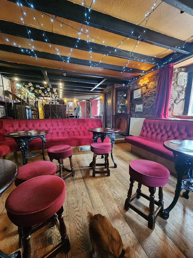 Claire_The Village Inn_Milnathort_recensione