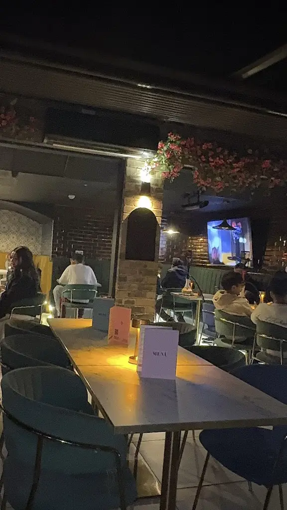 Saracens Cafe_Bingham_slider_image_3