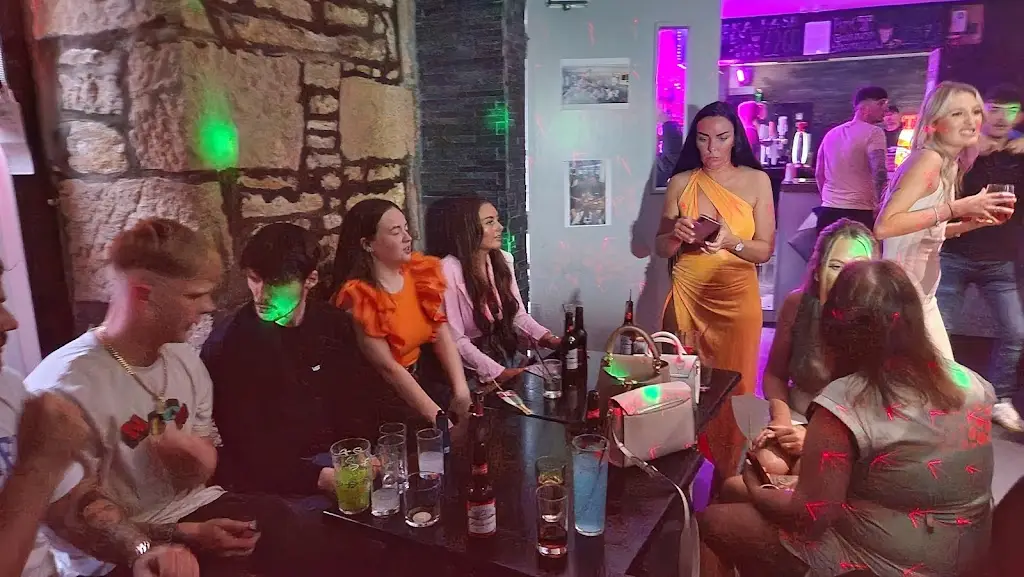 The Carrick Bar_Maybole_slider_image_2