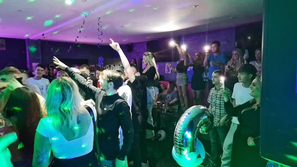 The Carrick Bar_Maybole_slider_image_3