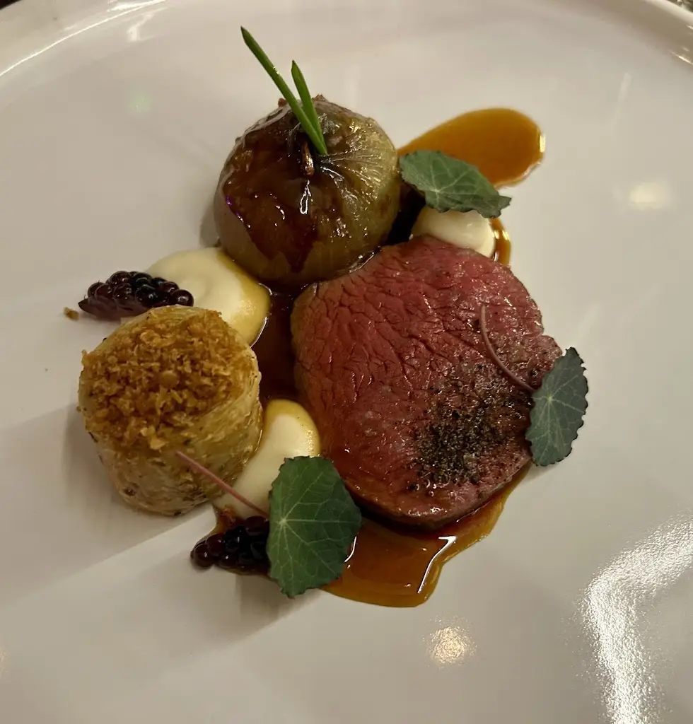 Elements_Milton of Campsie_slider_image_3