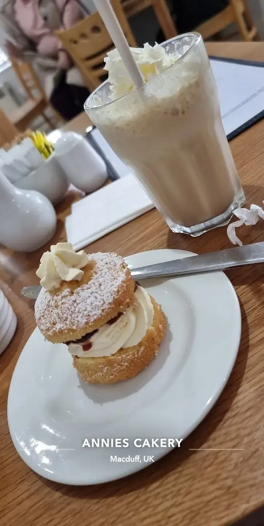 Menu_Annies Cakery_Macduff_image_8