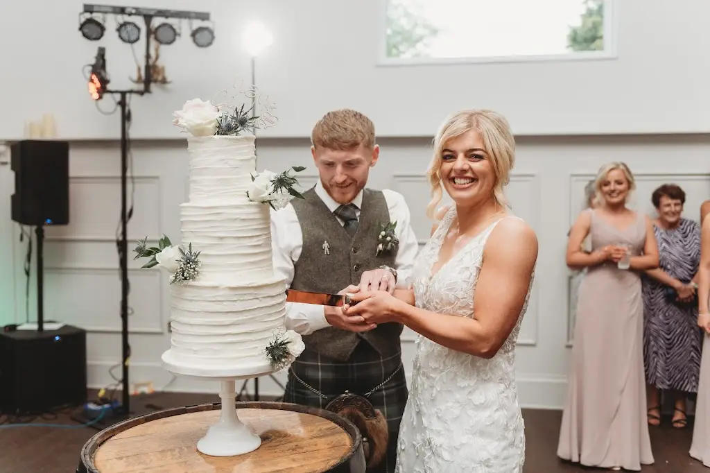 samantha Clyne_Annies Cakery_Macduff_review