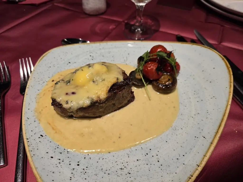 Claudios Restaurant_Moffat_slider_image_3