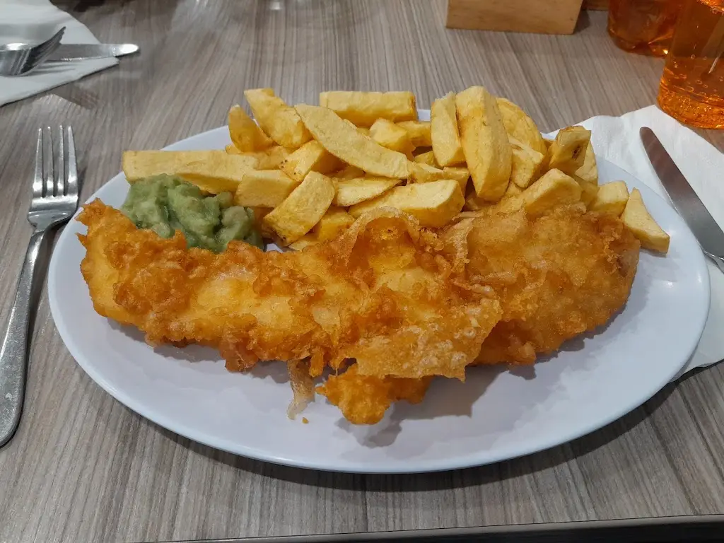 Allan MacIver_Cafe Zanre_Mintlaw_review