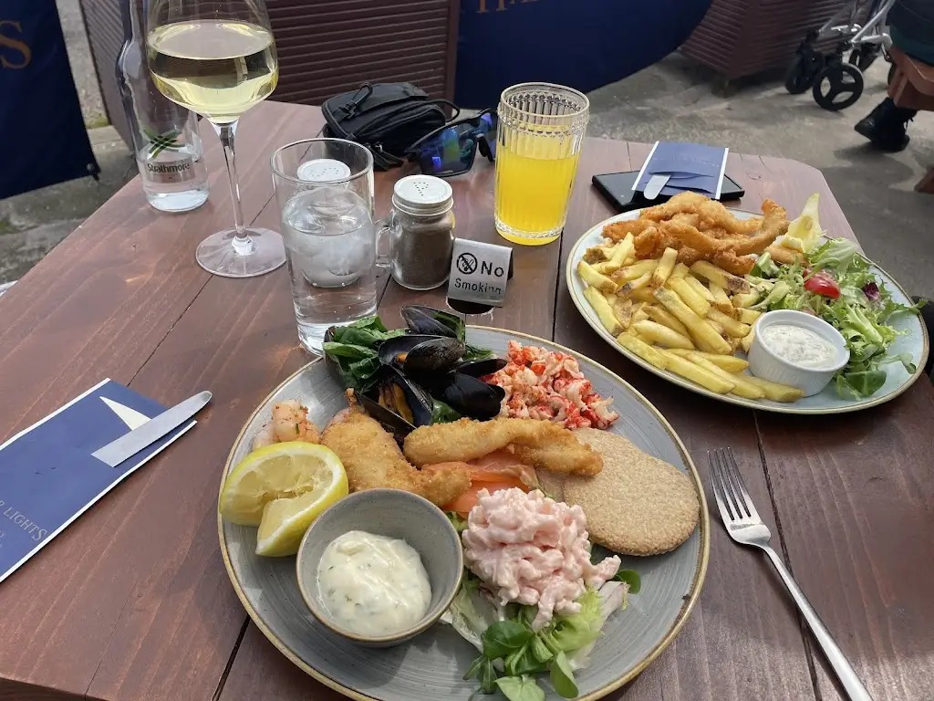 The Harbour Lights_Lossiemouth_slider_image_3