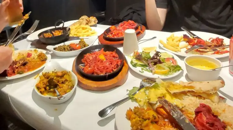 Andy Campbell_Macraj Indian Restaurant & Takeaway_Lossiemouth_reseña