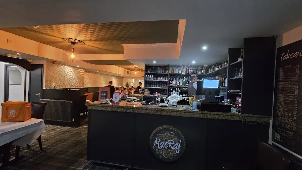 Macraj Indian Restaurant & Takeaway_Lossiemouth_slider_image_1