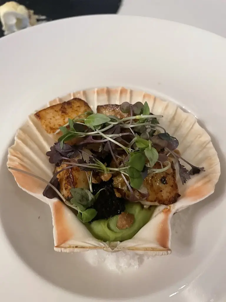 Michelle M_Loch Ness Country House Hotel_Muir of Ord_review