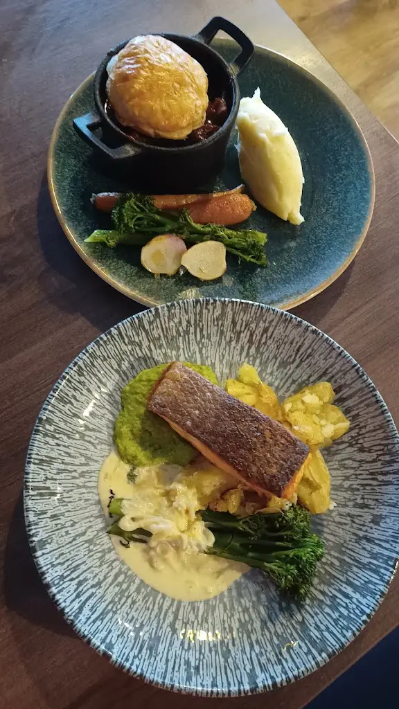 Eleeze Waggitt_The Rest_Neilston_recensione