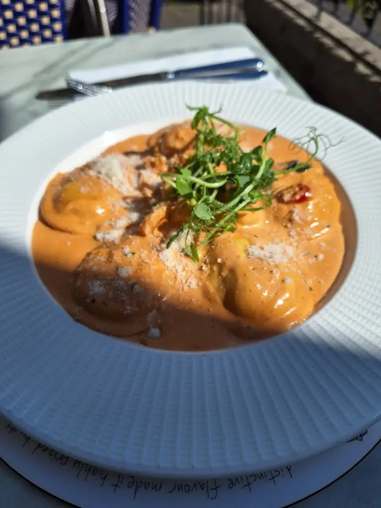 Yulia Abramova_East Coast_Musselburgh_review