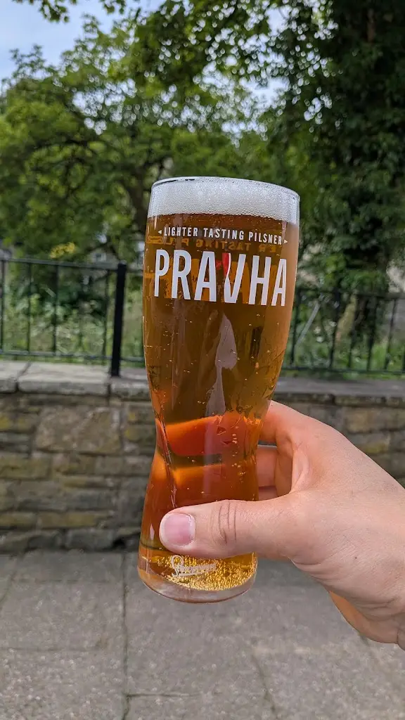 A Severs_The Old White Horse Brasserie_Bingley_review