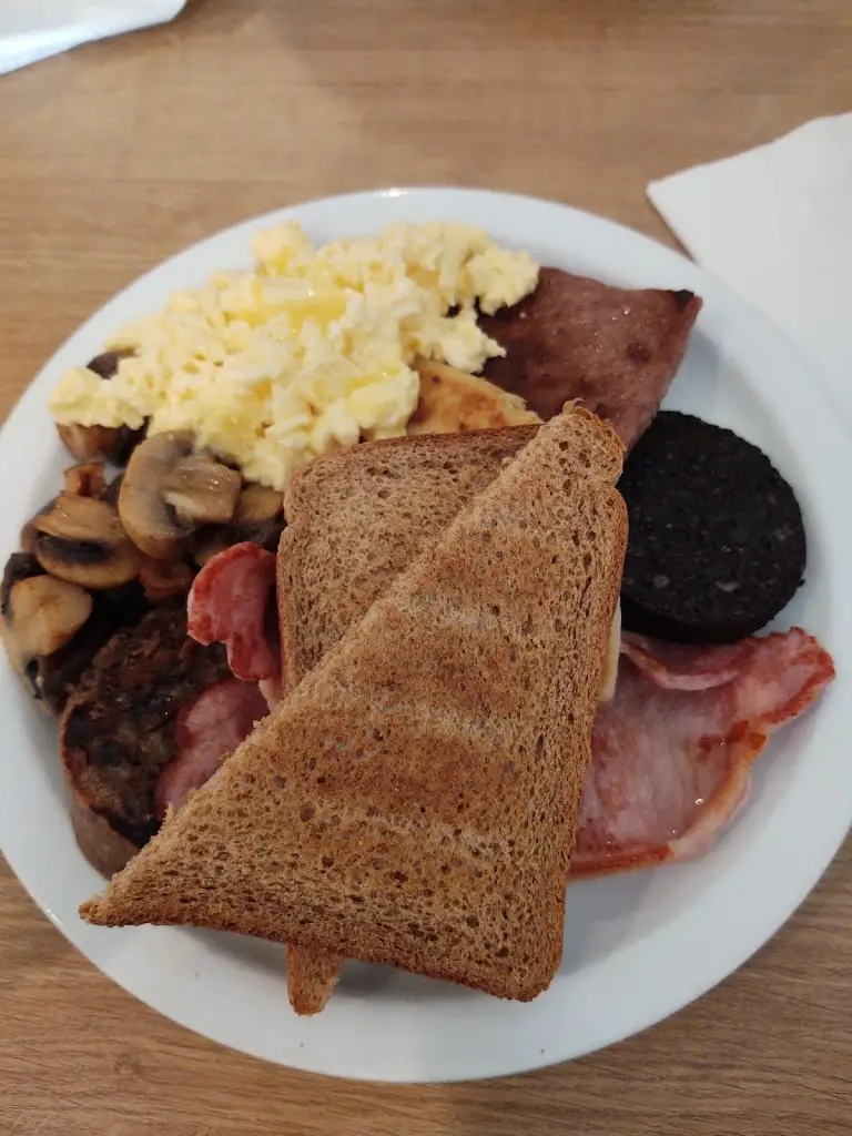 Neil Hallam_Cafe Nairn_Nairn_review