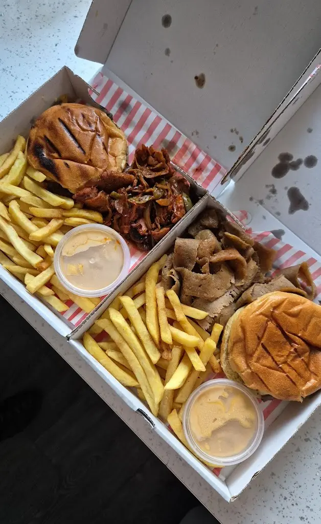 Darren Gardiner_Three Guys Wishaw_Newmains_review