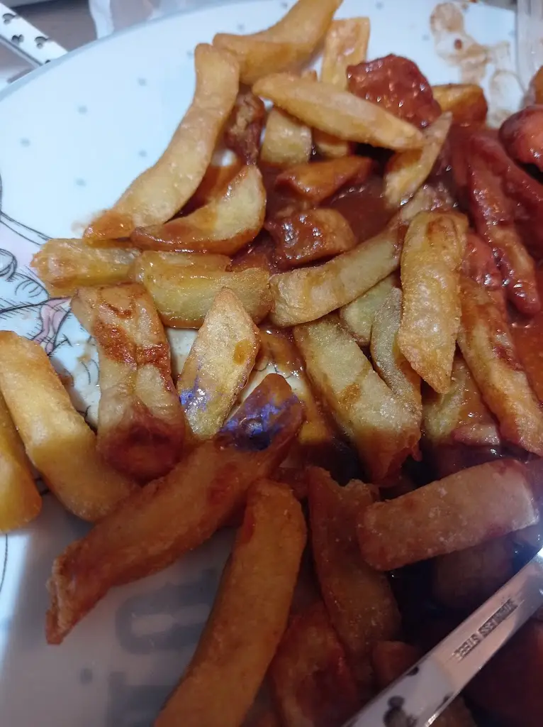 Simon Bell_Lucky China_Newmains_review