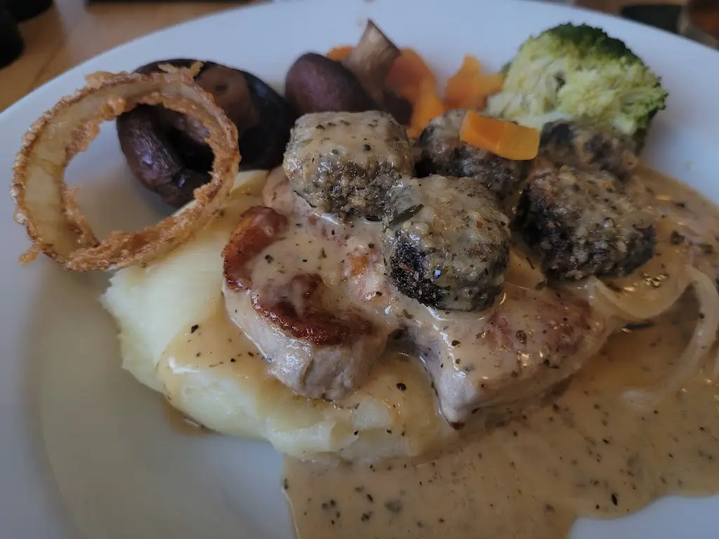 Steven Feather_The Cree Inn_Newton Stewart_review