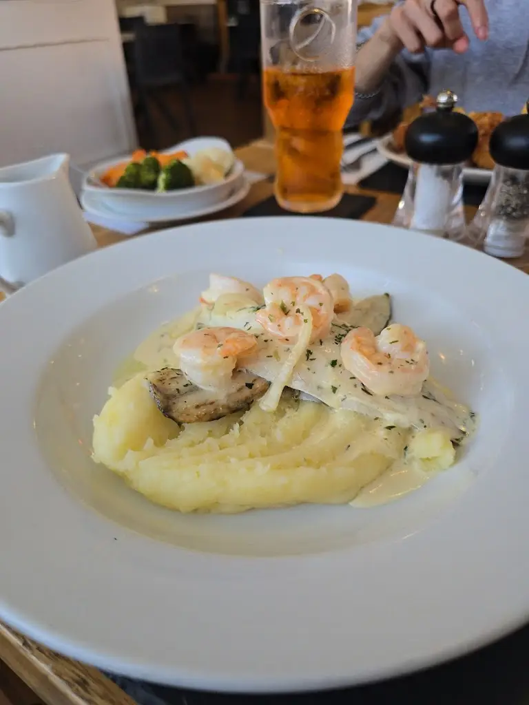 May Chen_The Cree Inn_Newton Stewart_review