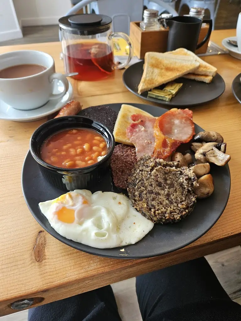 Lizzie Degnan_Brigend Pantry_Newton Stewart_review