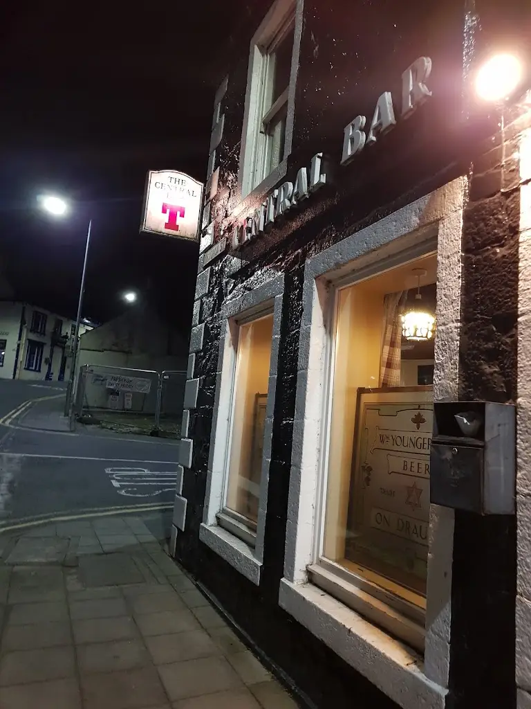 Danielle Chambers_Central Bar_Newton Stewart_review