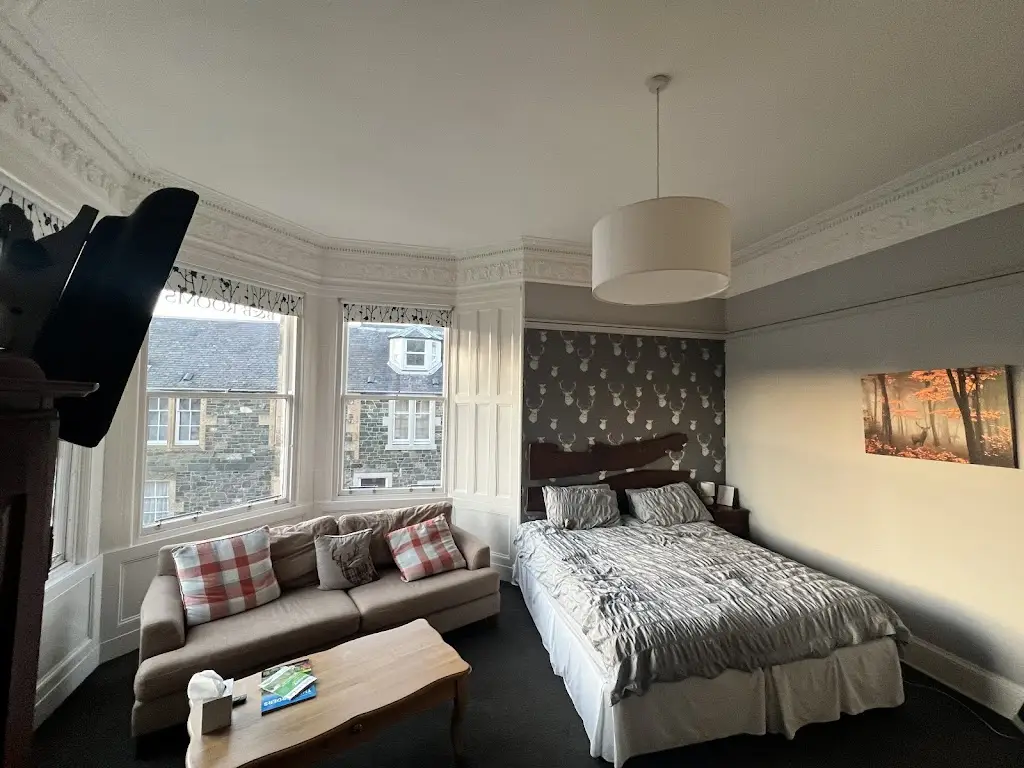 Amber Rose_The Neidpath Inn_Peebles_review