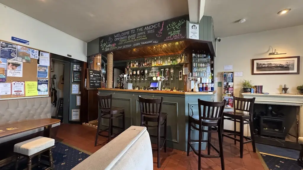 Lee Whyte_The Anchor Tavern & Hub_Port Bannatyne_review