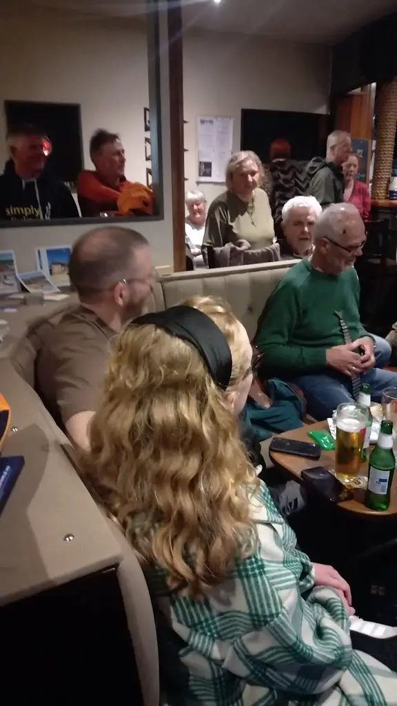 The Anchor Tavern & Hub_Port Bannatyne_slider_image_2