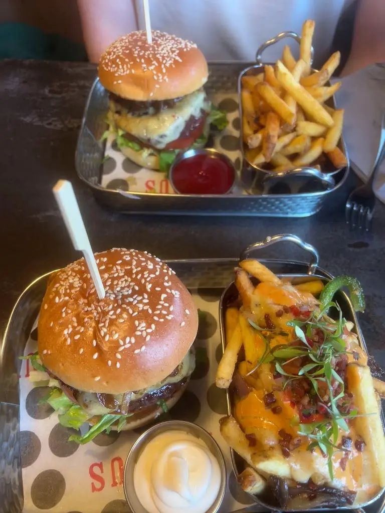 Rumpus Burger - Saltaire_Bingley_slider_image_2