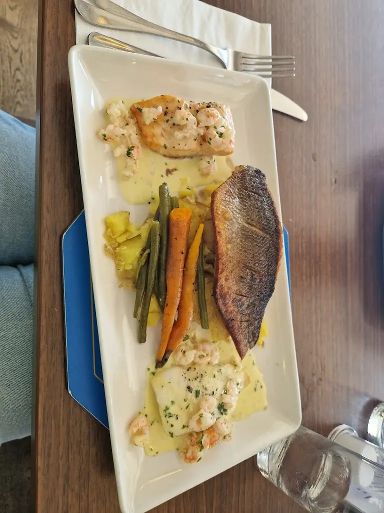 sparklyclarke_The Captains Table Restaurant_Newtonhill_review