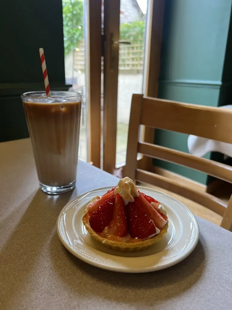 Dana Matenko_The Villa_Newtonhill_review