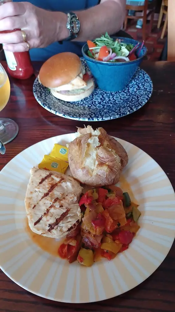 Helen Elliott_The Myrtle Grove - JD Wetherspoon_Bingley_review