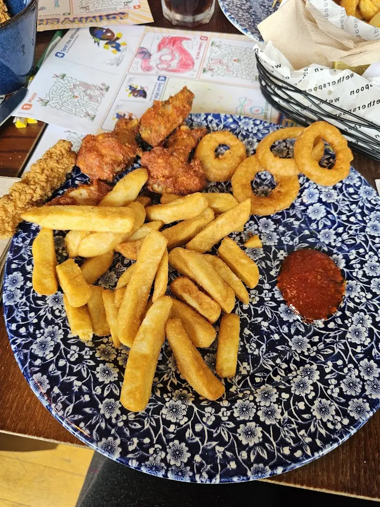 The Myrtle Grove - JD Wetherspoon_Bingley_slider_image_3