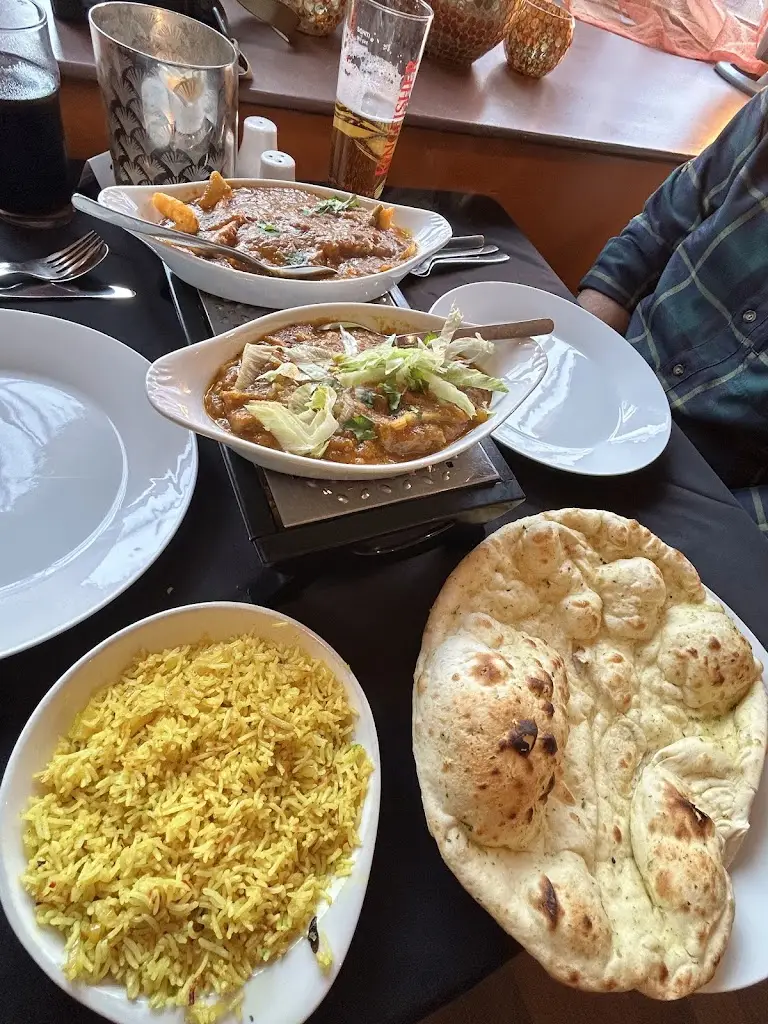 Anna Lacy_Nawabi Voj_Newtonhill_review