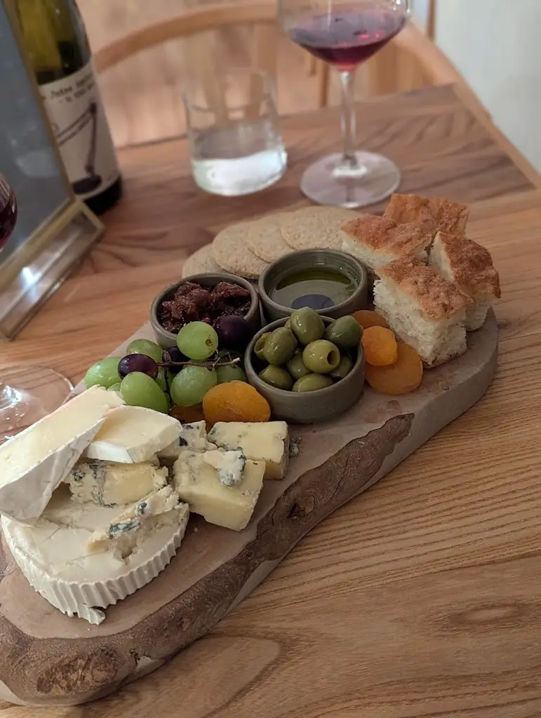 Abi Schubert_Nàdarra Wine Bar & Eatery_Newtonhill_review