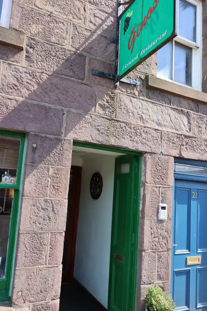 Kim Epple_Gino's_Newtonhill_review