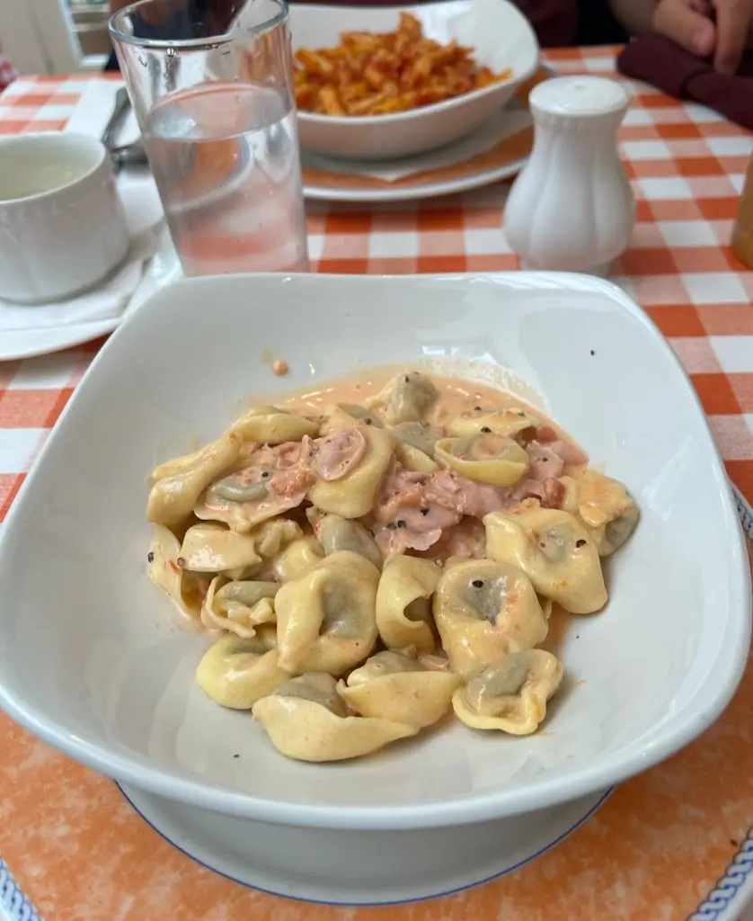 Gino's_Newtonhill_slider_image_3