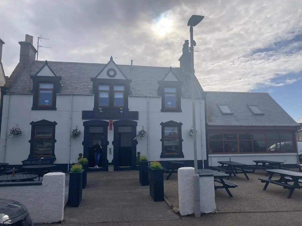 Lindsay Hayman_Admirals Inn Public House_Portknockie_reseña
