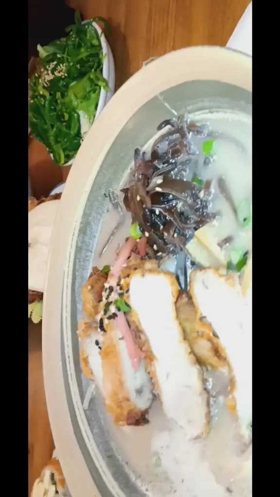 Okome Paisley_Paisley_slider_image_2