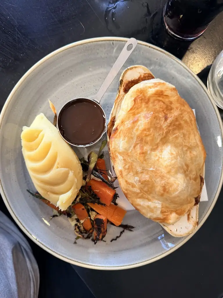 Pendulum Bar & Grill_Paisley_slider_image_2