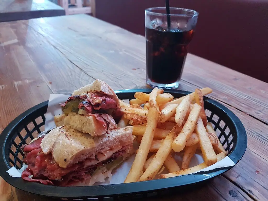 Karen Miller_The Keg_Paisley_review