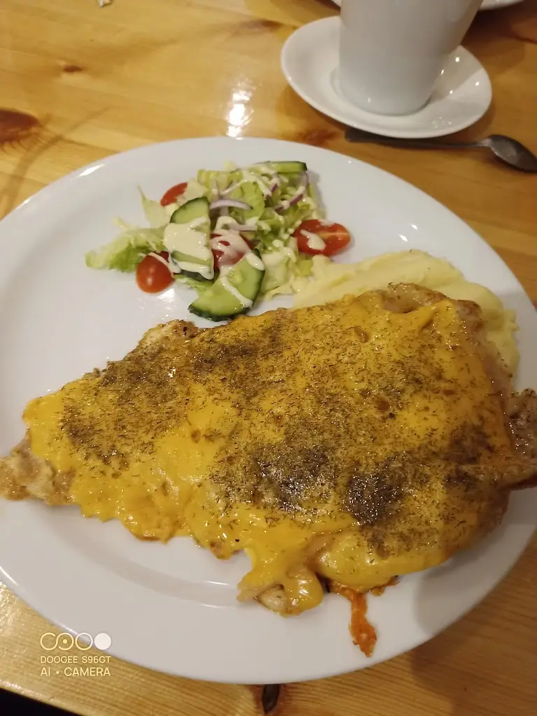 Andris Krumins_Nikimax Cafe_Peterhead_recensione