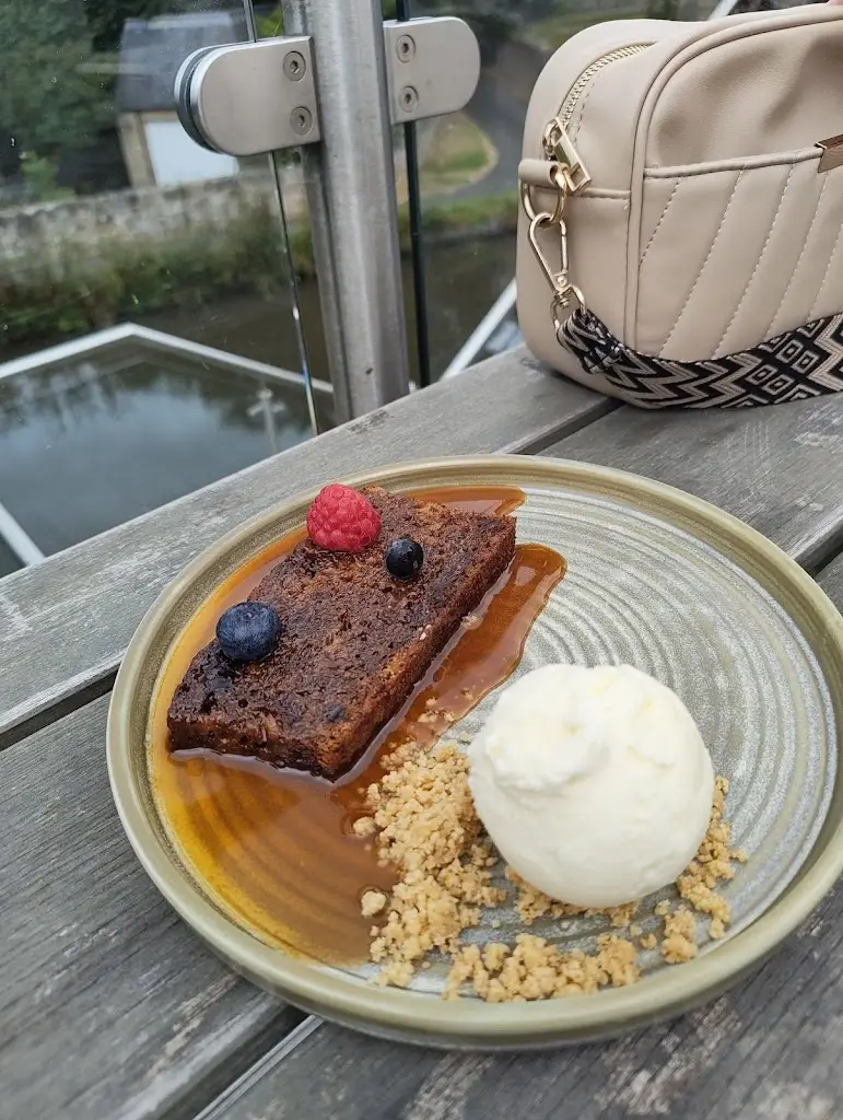 Neil Campbell_The Bridge Inn_Ratho_review