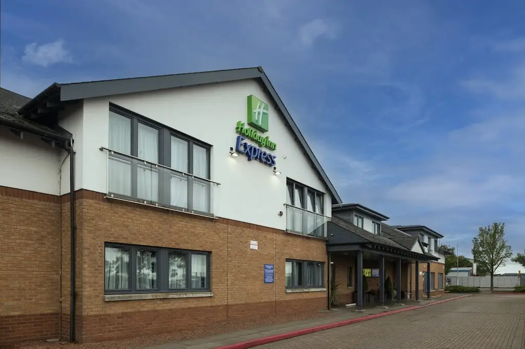 Holiday Inn Express Edinburgh Airport by IHG restaurant in Ratho Station