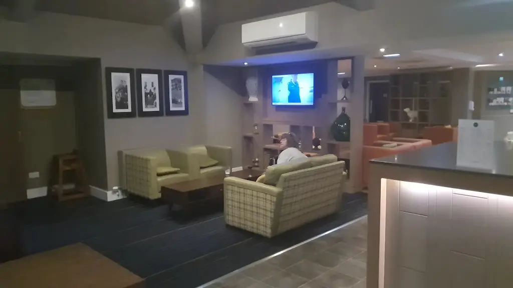 Holiday Inn Express Edinburgh Airport by IHG_Ratho Station_slider_image_2