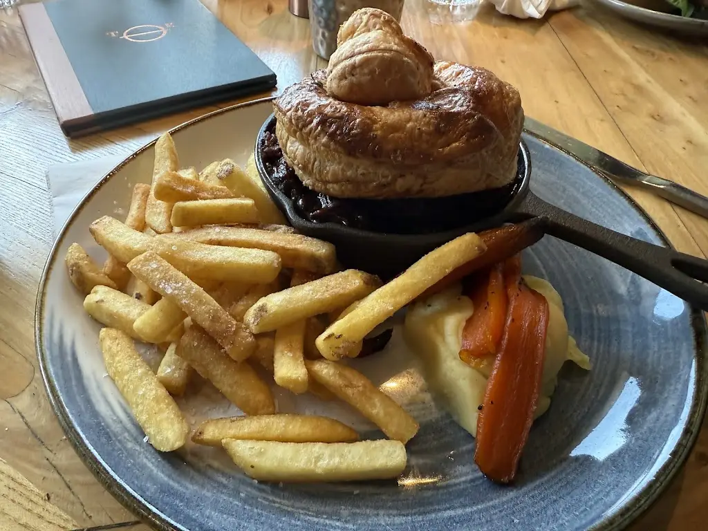 James Orr_Thirty Knots_Queensferry_review