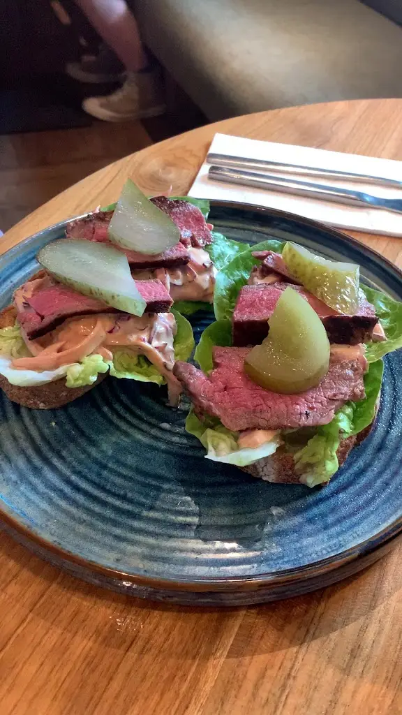 Thirty Knots_Queensferry_slider_image_2