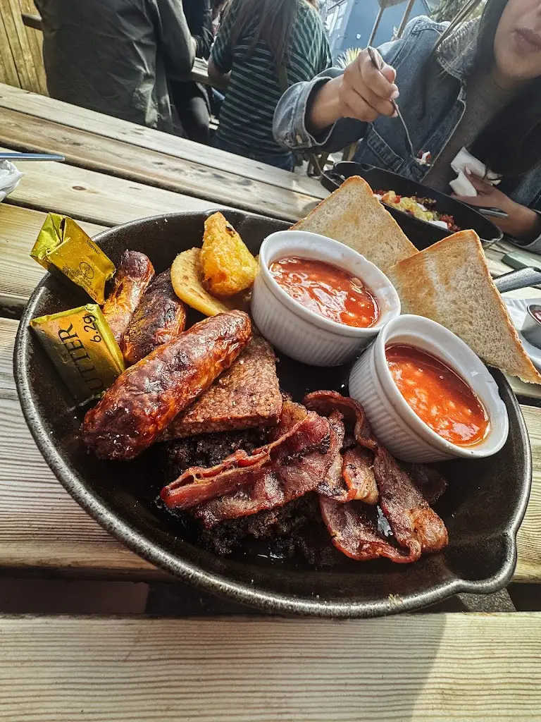 Dean Chalmers_Down the Hatch_Queensferry_review